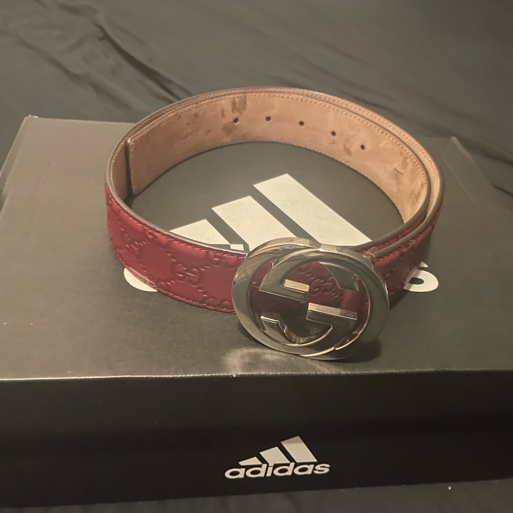 Gucci men’s burgundy belt